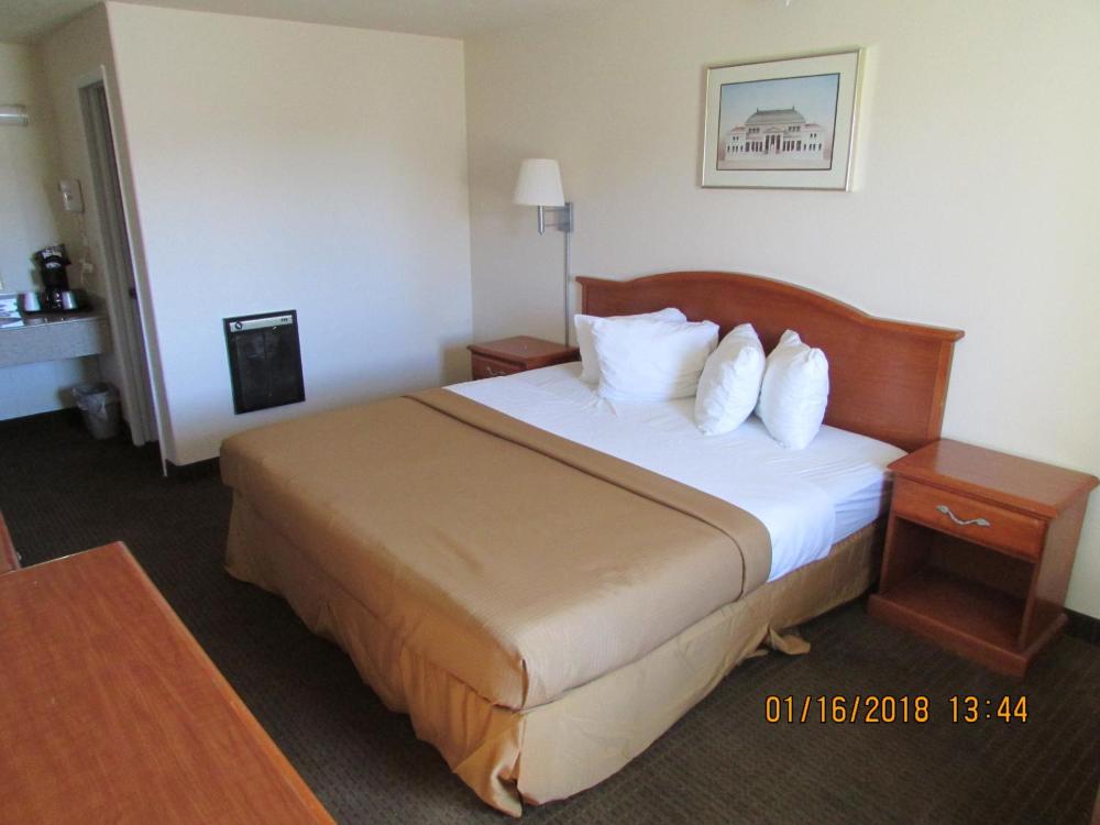 Standard King Room interior